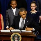 Obama Signs Executive Orders on Gun Control