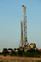 natural-gas-drilling-rig-texas.jpg